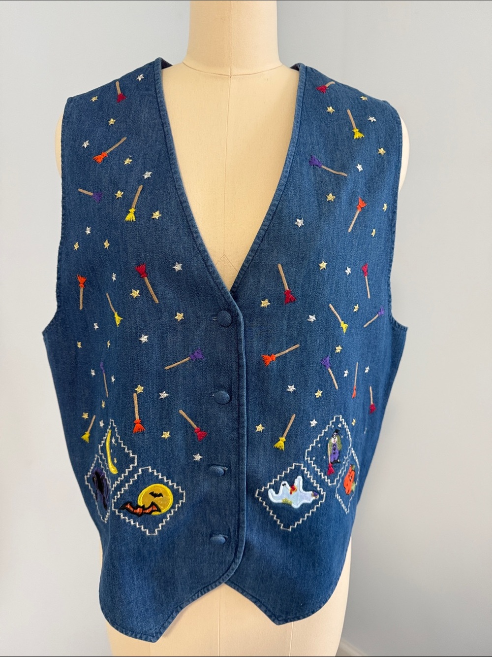 Karen Scott Blue Embroidered Halloween Denim Vest with SZL